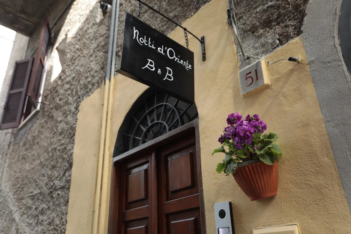 B&B Notti d'Oriente, Italy