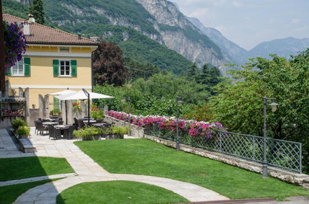Hotel al Dòs - Breakfast & Private SPA, Trento, Italy
