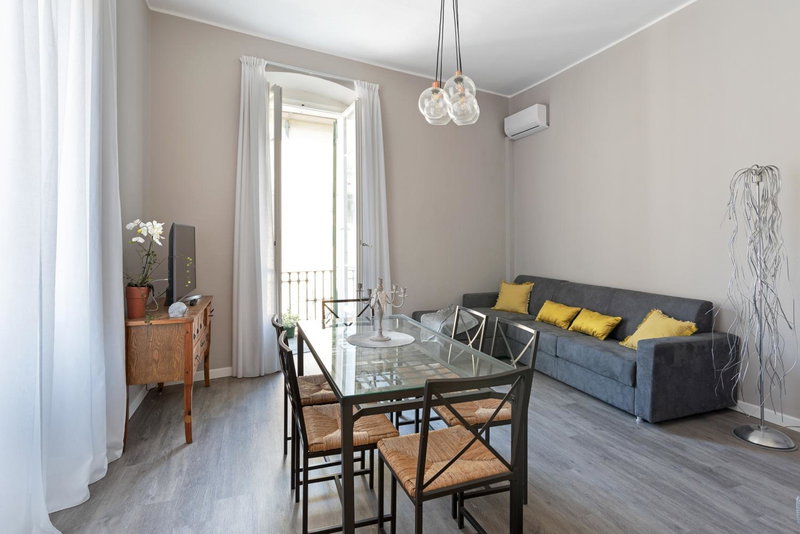Vittoria Corner - byMyHomeInComo, Como, Italy
