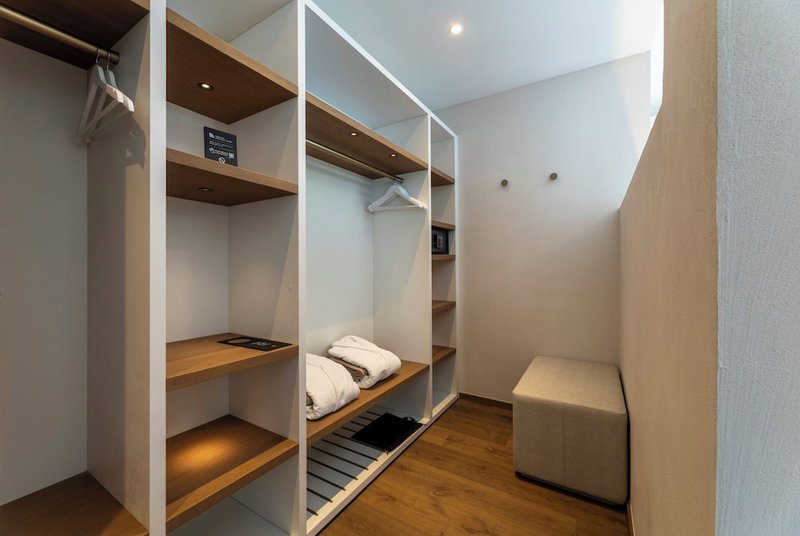 Hi Hotels Sirmione - Lakeview Pool, Sirmione, Italy