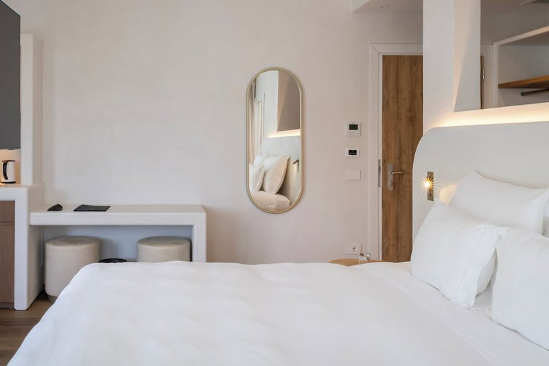 Hi Hotels Sirmione - Lakeview Pool, Sirmione, Italy