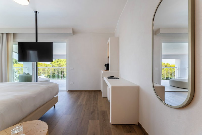 Hi Hotels Sirmione - Lakeview Pool, Sirmione, Italy