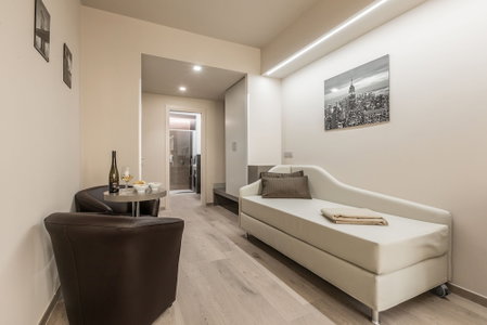 Astoria Deluxe Rooms,,Check in presso L’Hotel Astoria, Via Fratelli Rosselli 14 ,,, Bologna, Italy