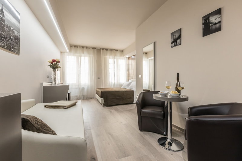 Astoria Deluxe Rooms,,Check in presso L’Hotel Astoria, Via Fratelli Rosselli 14 ,,, Bologna, Italy