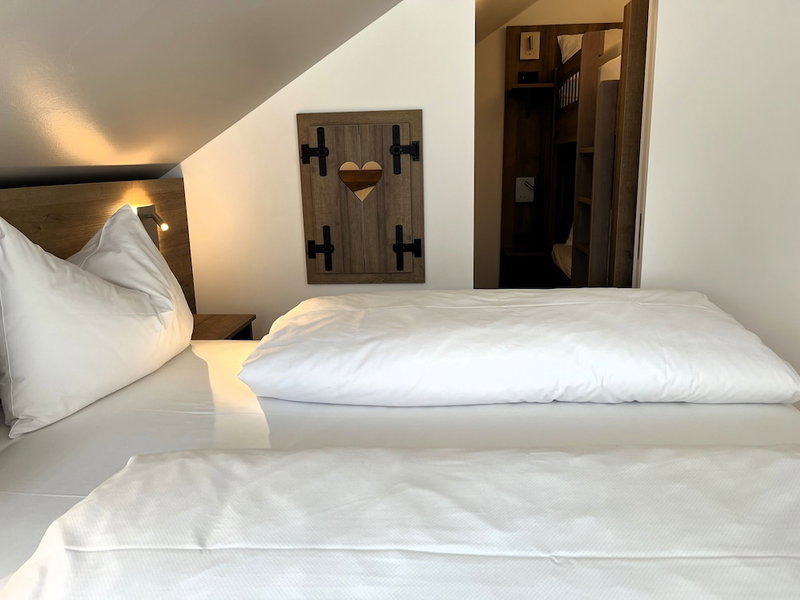 WESTSIDE Hotel Garni, Munich, Germany