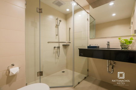 Rattanachol Hotel, Chon Buri, Thailand