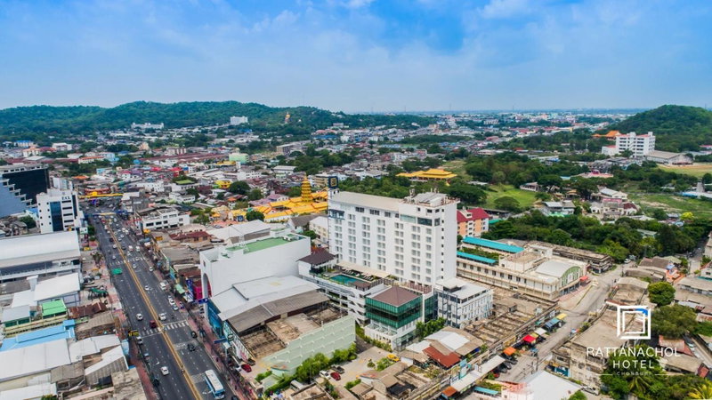 Rattanachol Hotel, Chon Buri, Thailand