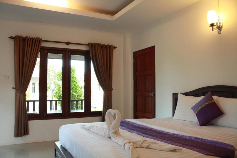 Waterside Resort, Pran Buri, Thailand