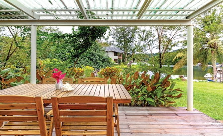 The Little White Bird Traveller Hostel, Ko Kood, Thailand