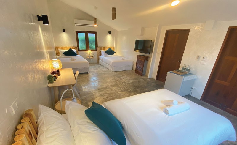 The Little White Bird Traveller Hostel, Ko Kood, Thailand
