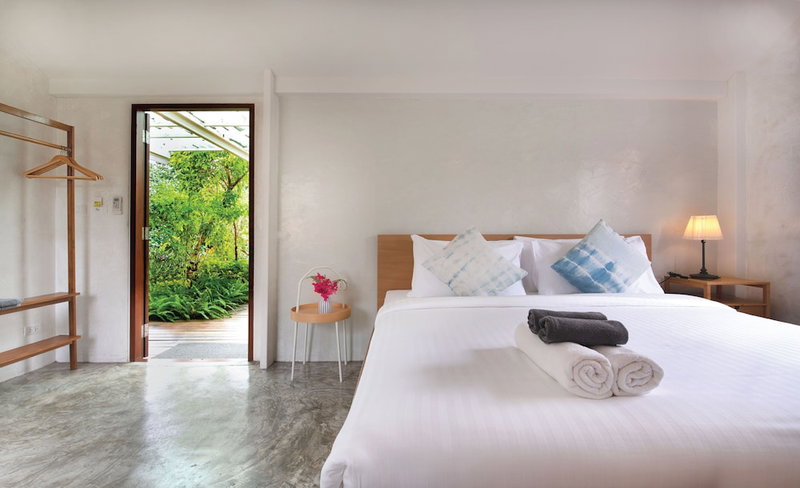The Little White Bird Traveller Hostel, Ko Kood, Thailand