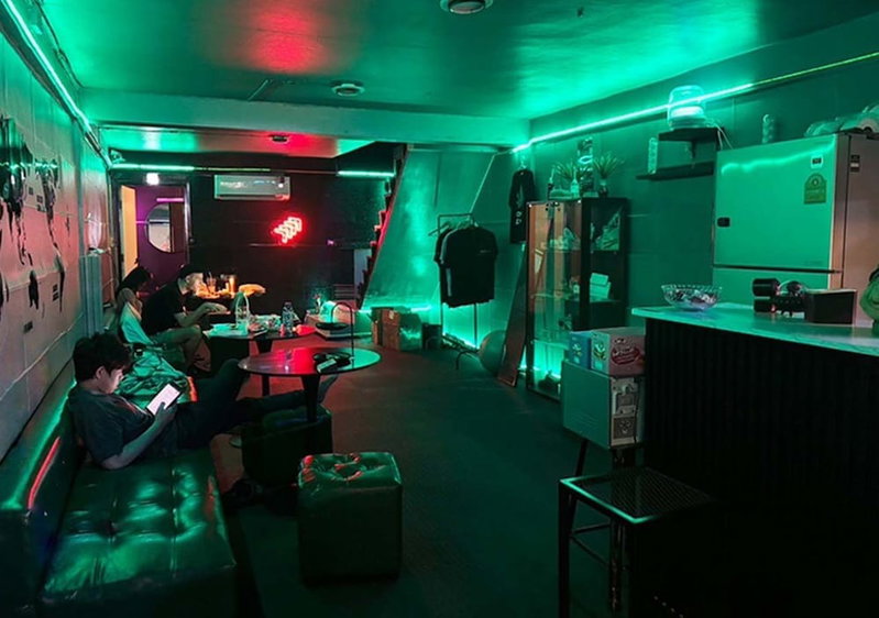 Doctor Alien Hostel, Bangkok, Thailand