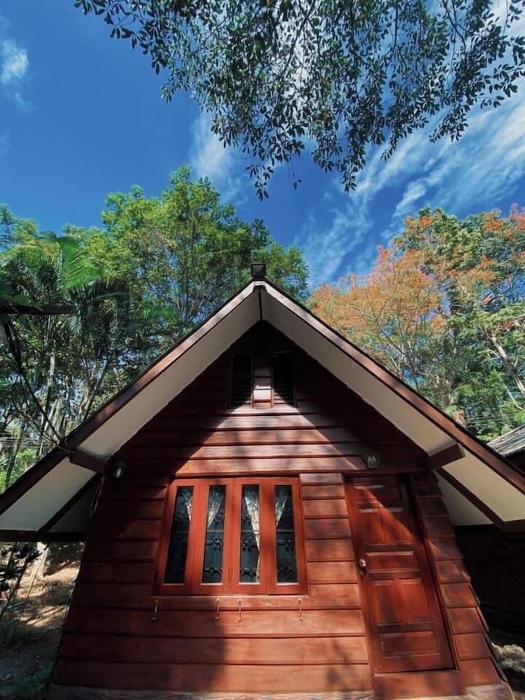 Hotel · hormmuenlee resort, Sangkhla Buri