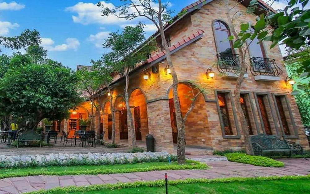 Chateau de Bear Hotel, Thailand