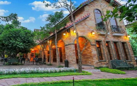 Chateau de Bear Hotel, Nakhon Sawan, Thailand