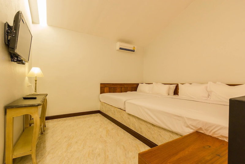 Chateau de Bear Hotel, Nakhon Sawan, Thailand