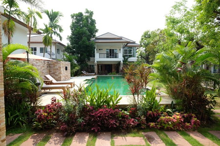 Starry Night Villa by Zhang Bin, Chiang Mai, Thailand