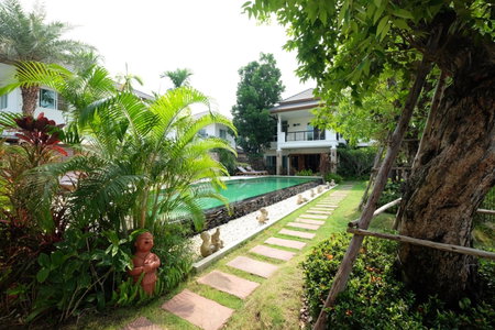 Starry Night Villa by Zhang Bin, Chiang Mai, Thailand