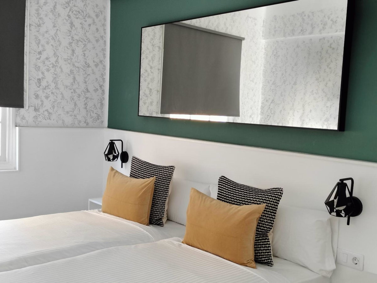 Room27- city center, Spain