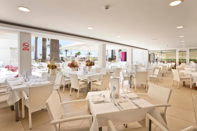 Hipotels Mercedes Aparthotel, Cala Millor, Spain