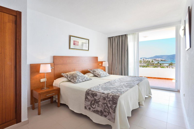 Hipotels Mercedes Aparthotel, Cala Millor, Spain