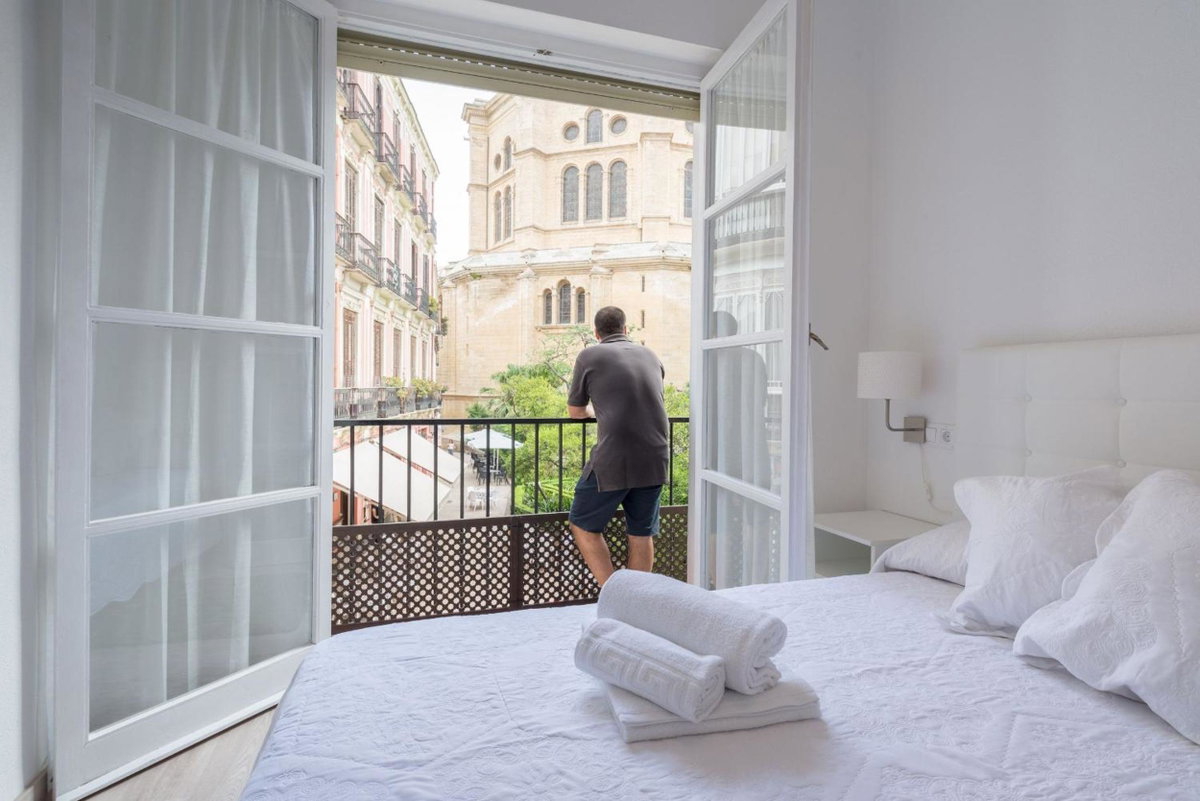 Cathedral Suites, Spain