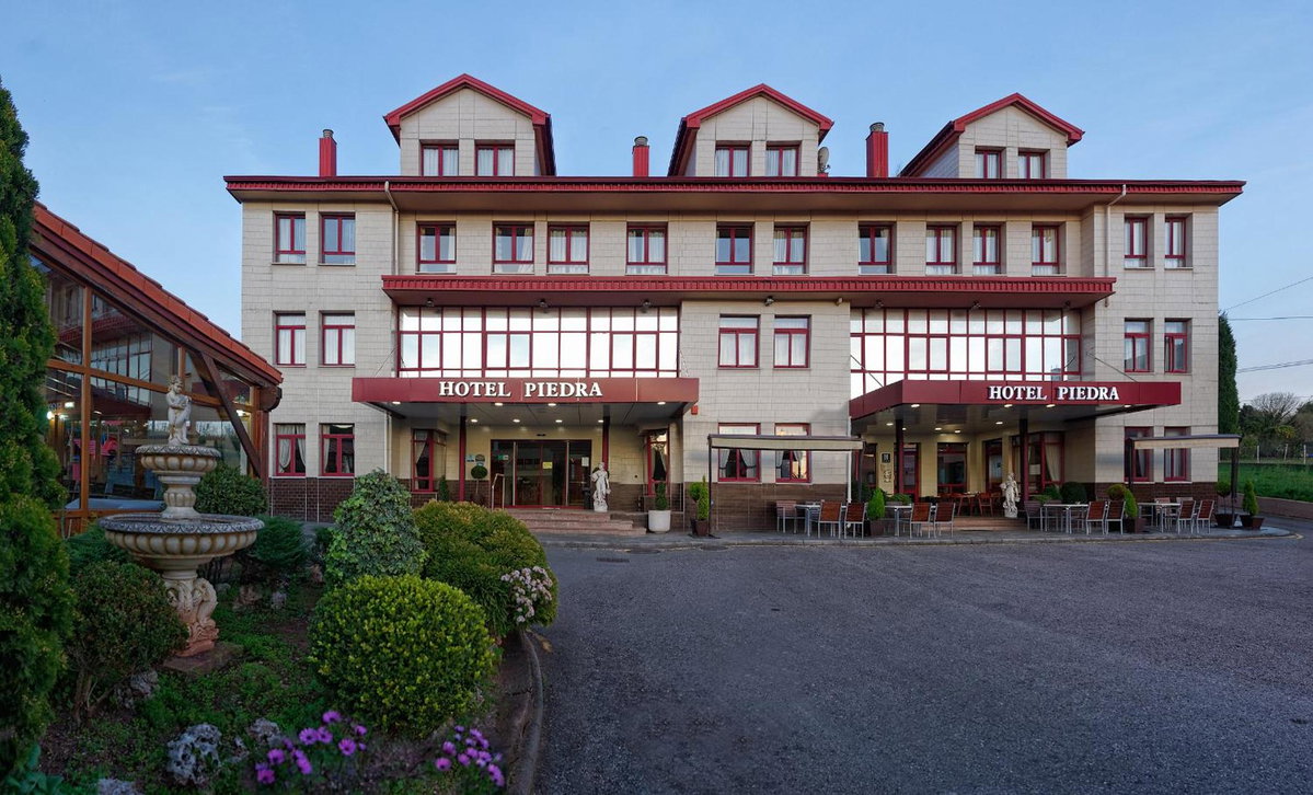 Hotel · Hotel Piedra, Perlora