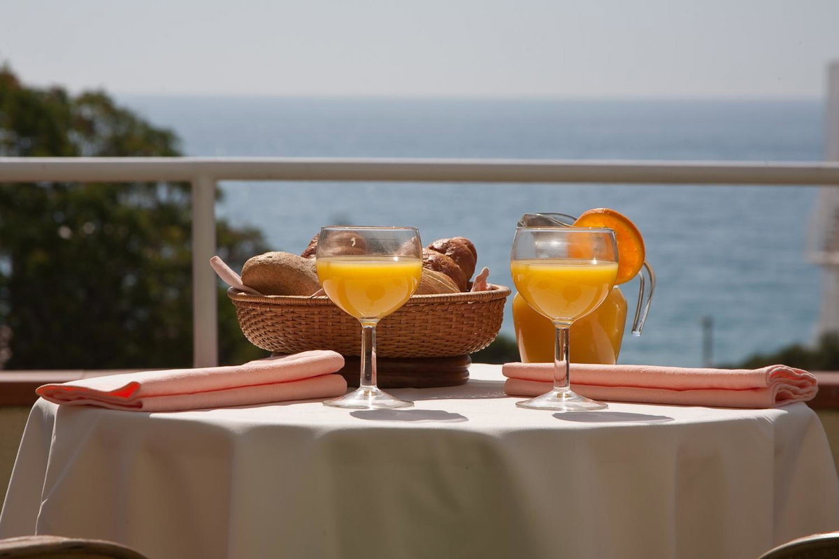 Hotel Medium Claramar, Spain