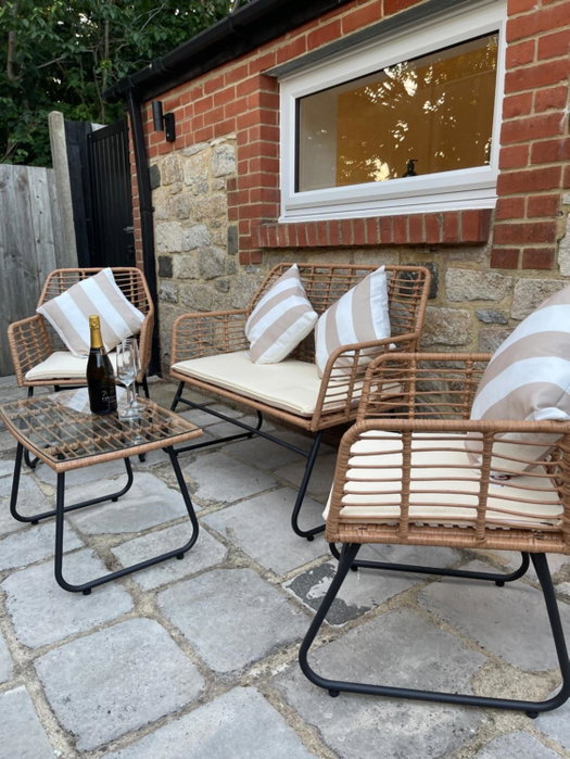 The Lodge Hideaway in Cowes, Gurnard, United Kingdom