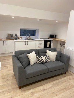 The Lodge Hideaway in Cowes, Gurnard, United Kingdom