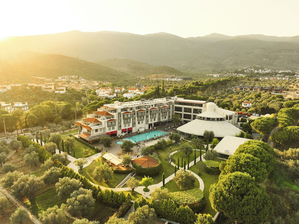 Hotel · Ramada Resort by Wyndham Kazdaglari Thermal and Spa, Edremit