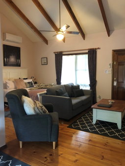 Glenview Retreat Luxury Bed & Breakfast, Emerald, Australia