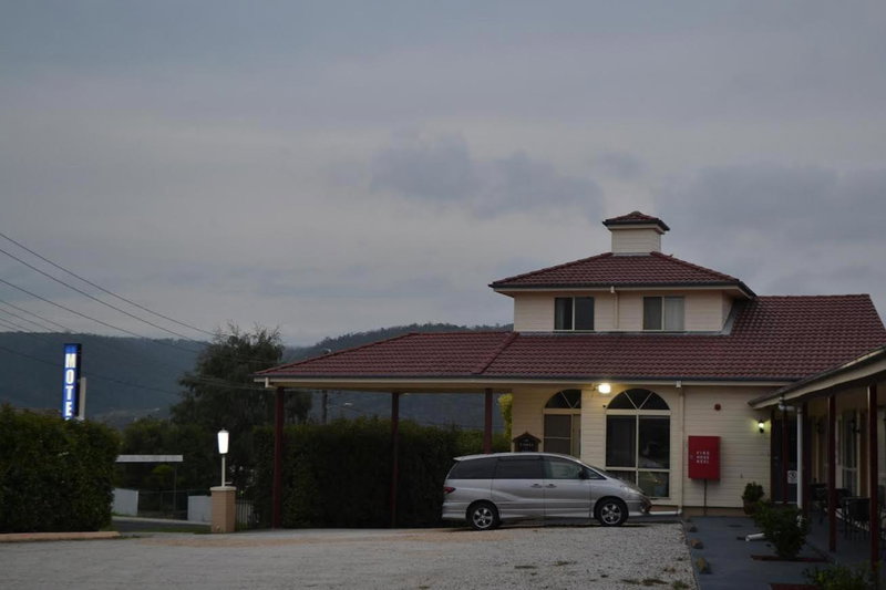 Lithgow Motor Inn, Lithgow, Australia