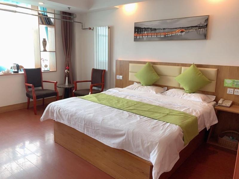 GreenTree Inn ShanDong Jinan Railway Station Provincial Hospital Jinger Road Express Hotel, Jinan, China