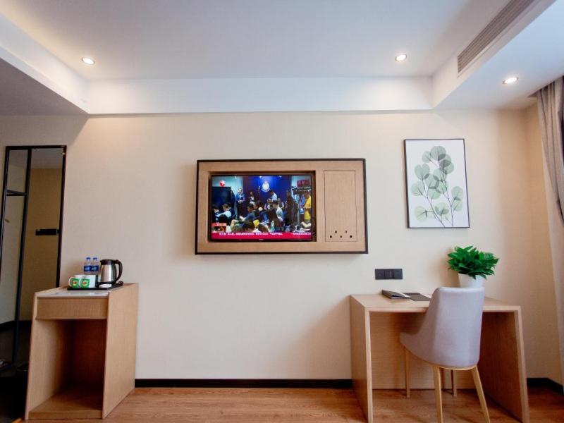 GreenTree Inn Fuyang City Yingzhou District Kuixing Road Business Hotel, Fuyang, China