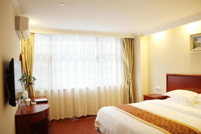 Shell Shanghai Chedun Yingshi City Yingshi Road Hotel, Shanghai, China