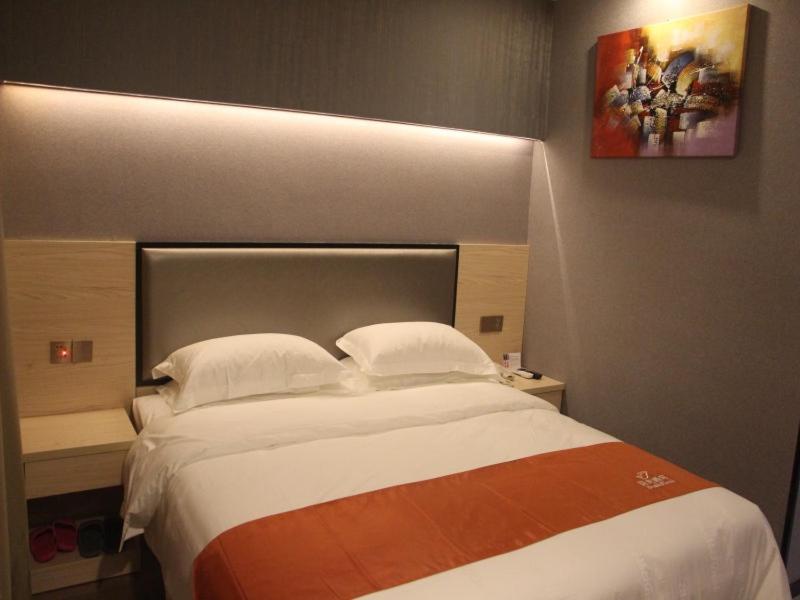 Shell Shanghai Chedun Yingshi City Yingshi Road Hotel, Shanghai, China
