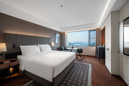 Intercity Hotel Yantai Binhai Square, Yantai, China