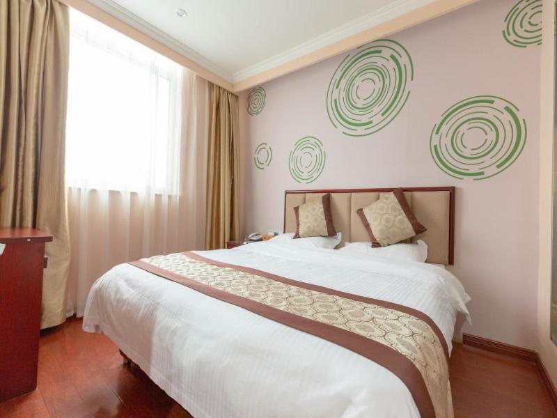 GreenTree Inn Jiangsu ZhenJiang Jurong New Bus Station Express Hotel, Jurong, China