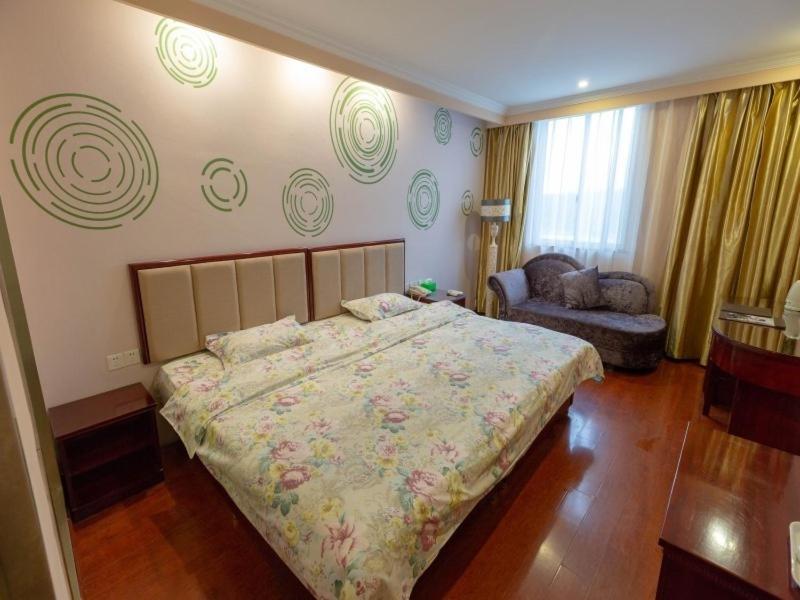 GreenTree Inn Jiangsu ZhenJiang Jurong New Bus Station Express Hotel, Jurong, China