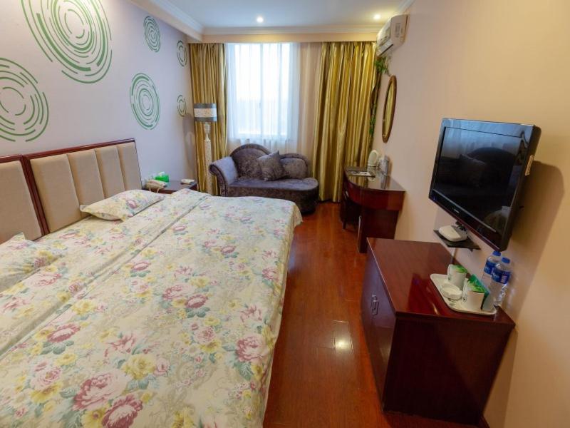 GreenTree Inn Jiangsu ZhenJiang Jurong New Bus Station Express Hotel, Jurong, China