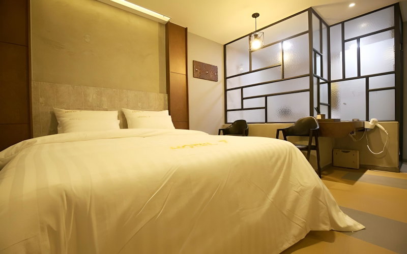 Cheongju Hotel 7, Cheongju, South Korea