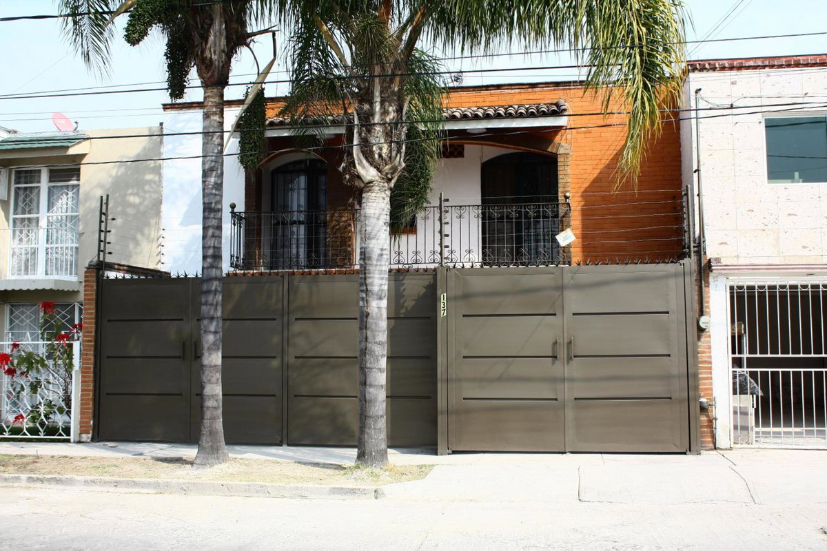 Suites ciento 37, Mexico