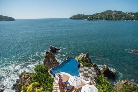 Villa El Murmullo by La Casa Que Canta, Zihuatanejo, Mexico