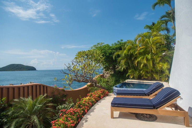 Villa El Murmullo by La Casa Que Canta, Zihuatanejo, Mexico
