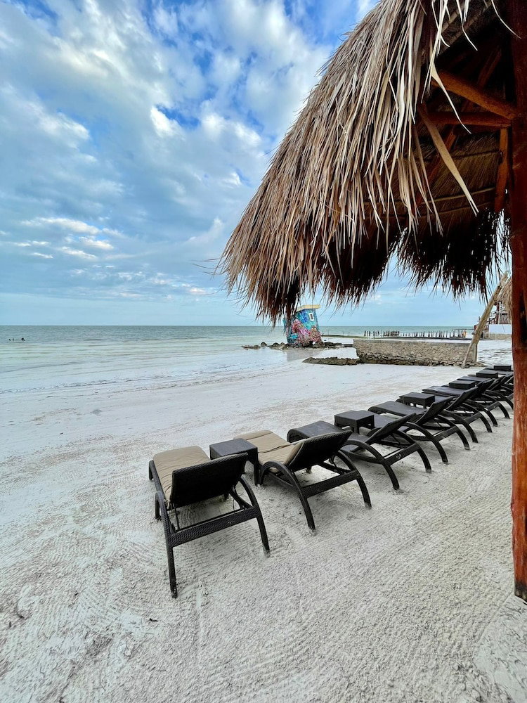 Luxury Ocean Front Villa - Adults Only, Мексика