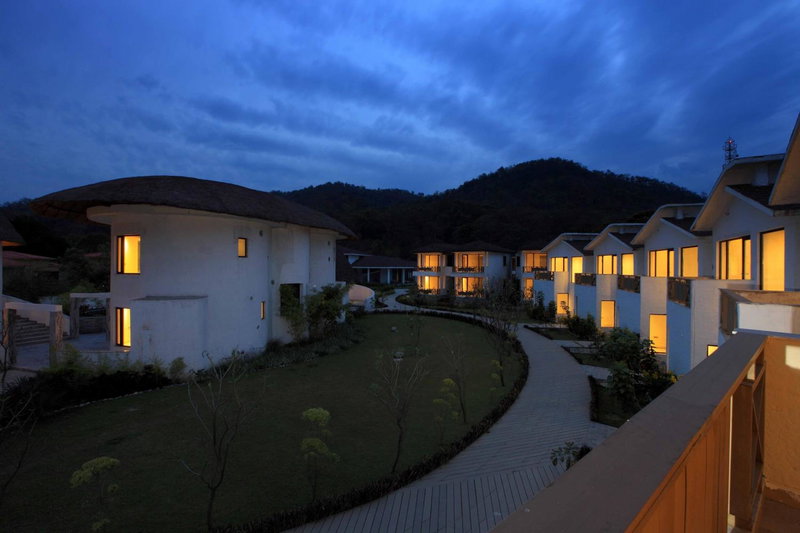 Lemon Tree Premier, Corbett, Garjia, India