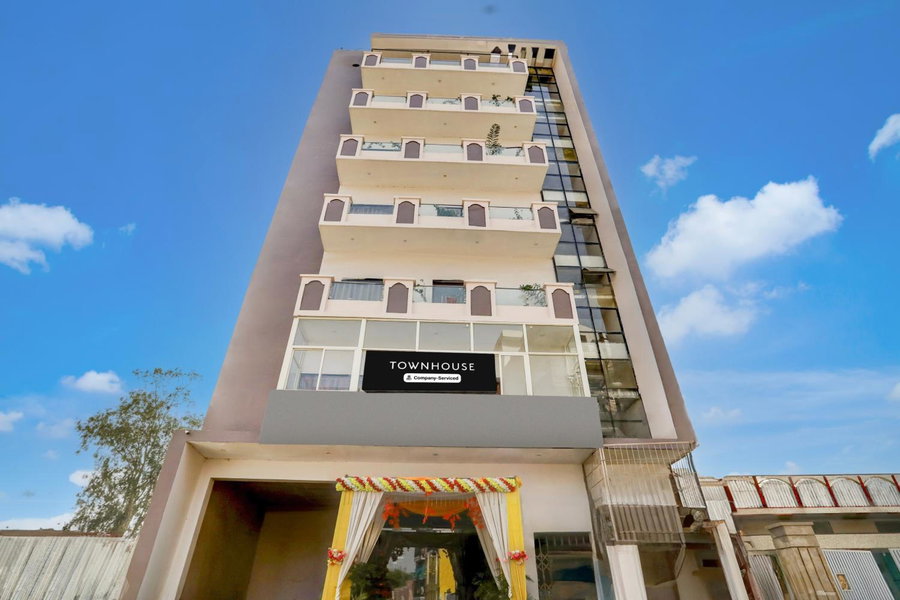 OYO Townhouse Hyderabad Gate IIT BHU Formerly RK Heights, Varanasi, India