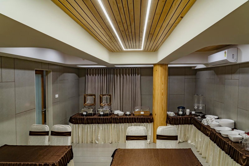 Hotel Pleasant Lake, Ahmedabad, India