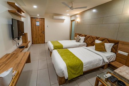 Hotel Pleasant Lake, Ahmedabad, India